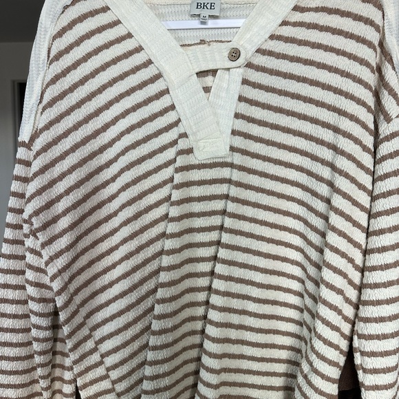 Multiple Women's Top - Picture 5 of 6